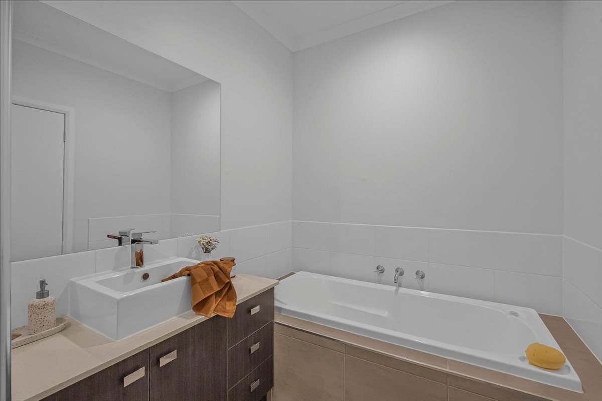 Bathroom bath 16-16